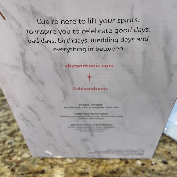 2 stemless wine glasses. NWT in original box 12$ - Picture 5 of 6